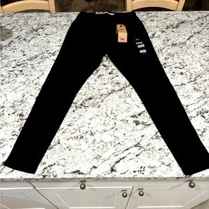 Women’s Levi’s jeans